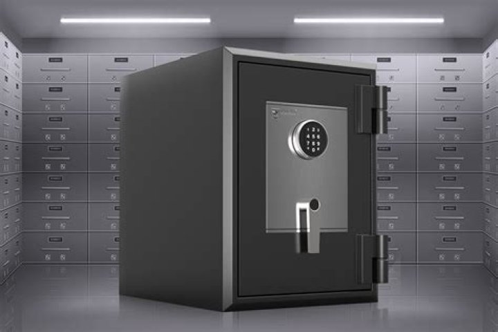 Can creditors seize safe deposit box?