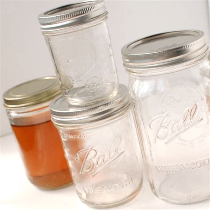 Can I freeze broth in glass jars?