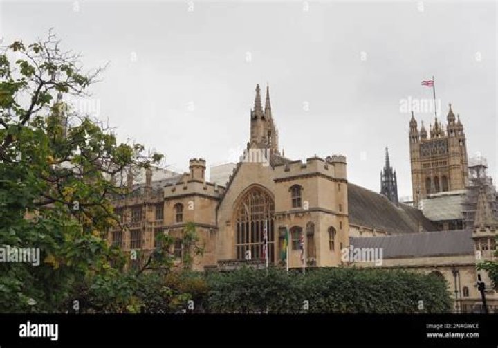 Can the public go into Houses of Parliament?