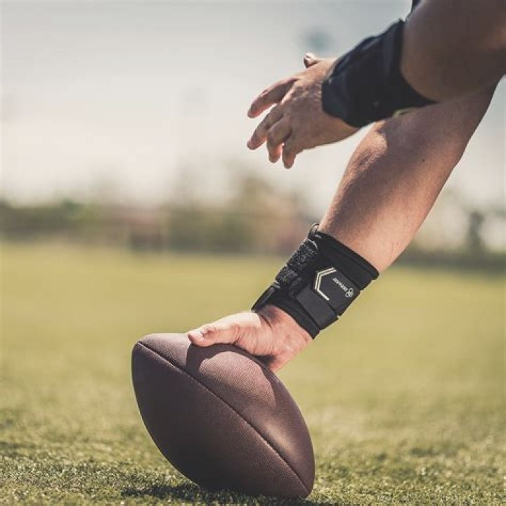 Do NFL players wear ankle braces?