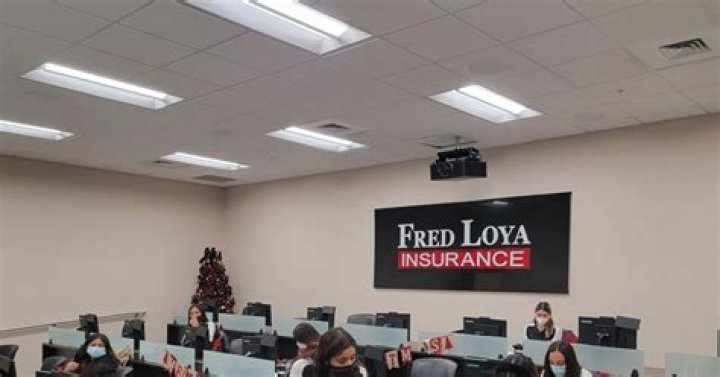 How much does Fred Loya Insurance pay their employees?