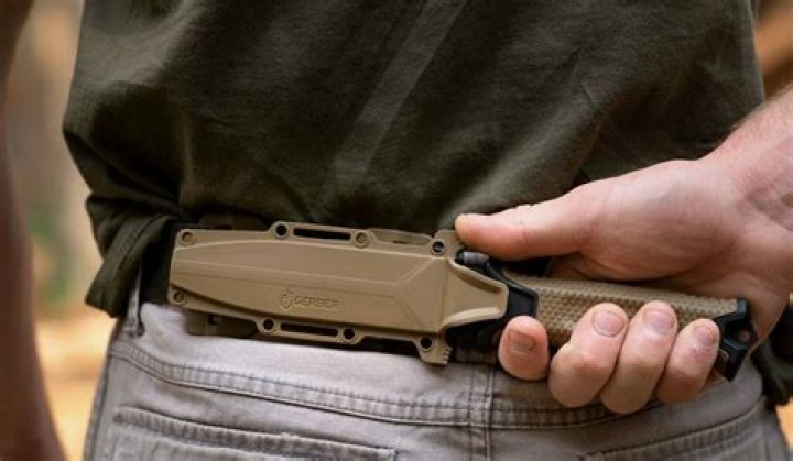 Is it legal to carry a knife anywhere?