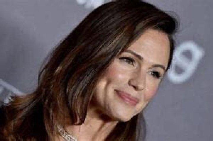 Is James Garner related to Jennifer Garner?