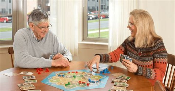 What board games are good for dementia patients?
