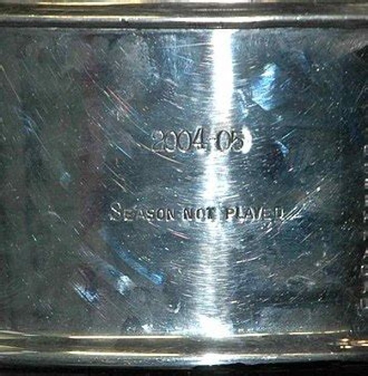 What caused the 2004 2005 NHL lockout?