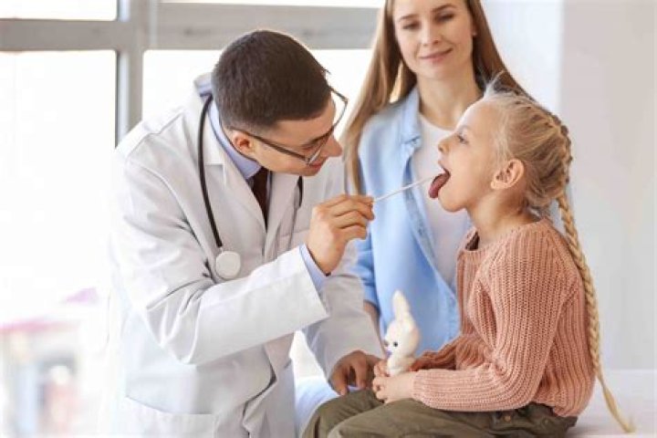 What is a pediatrician meaning?