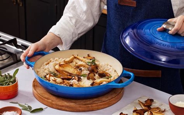 What is a shallow casserole?