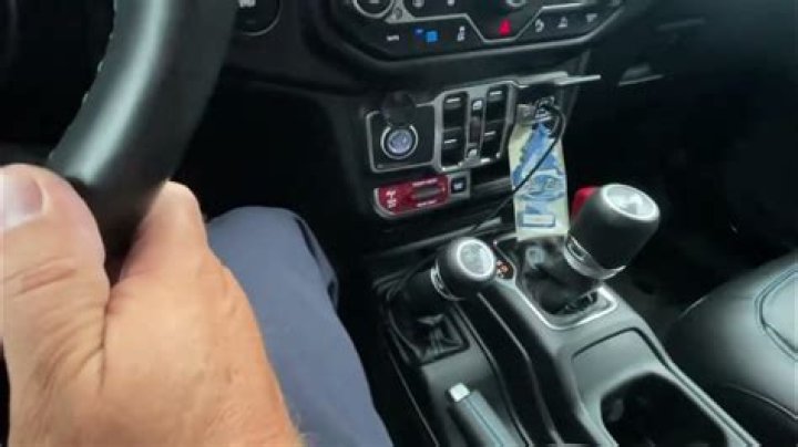 What is the Auto setting on my 4-wheel drive?