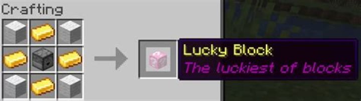 What is the lucky block crafting recipe?