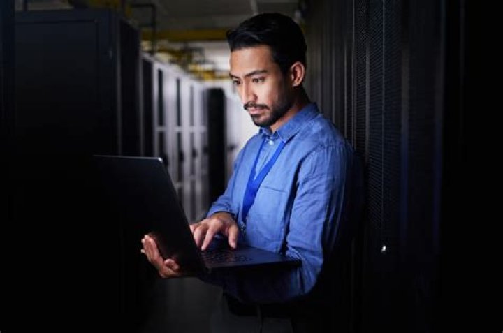 What is the starting pay for information systems manager?