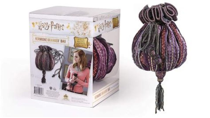 What spell did Hermione use on her bag?