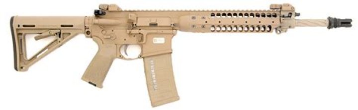 Who makes M6 rifle?