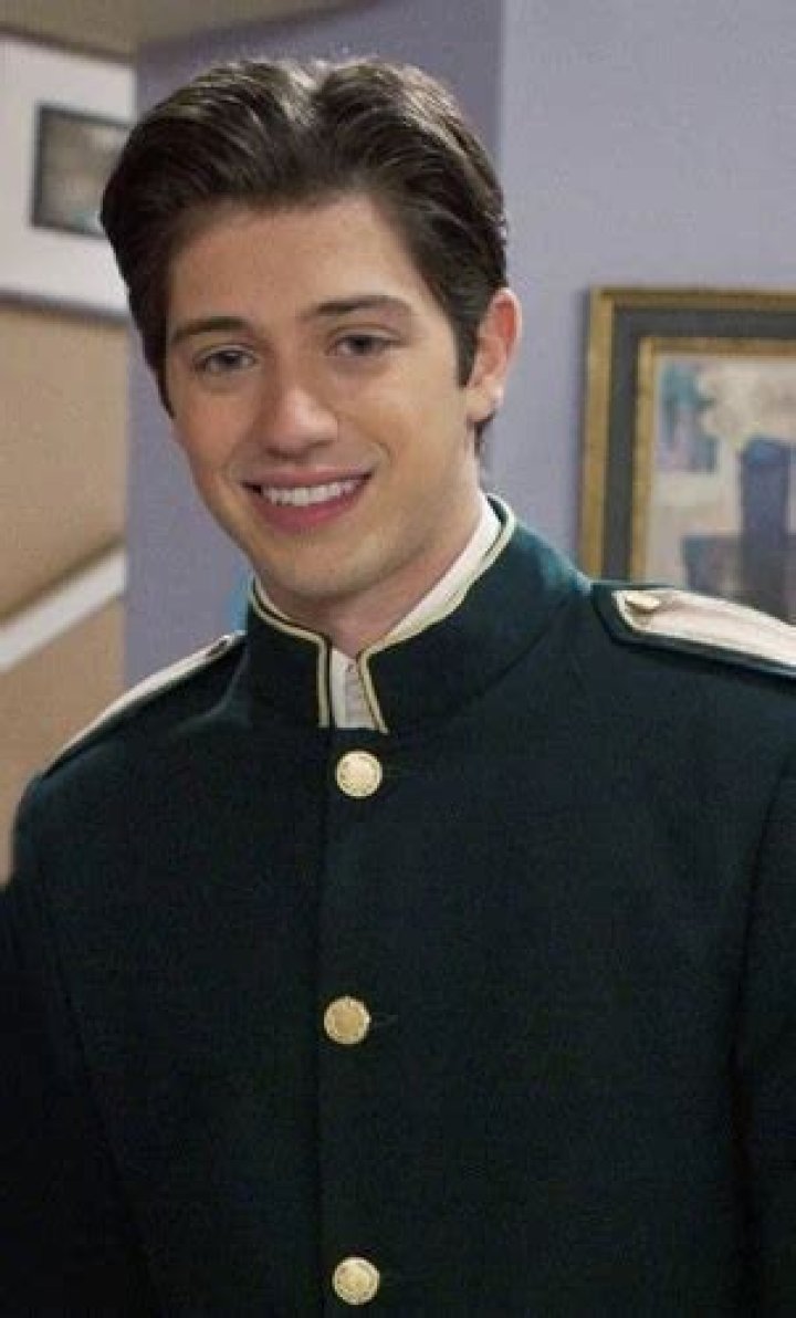 Who played Tony the doorman on Jessie?